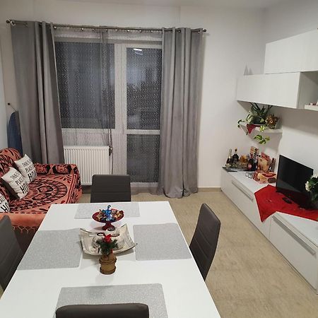 Lar Apartment Focşani Rom bilde