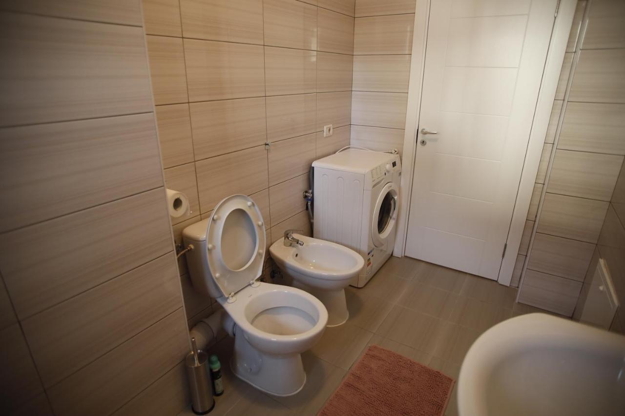 Lar Apartment Focşani Eksteriør bilde