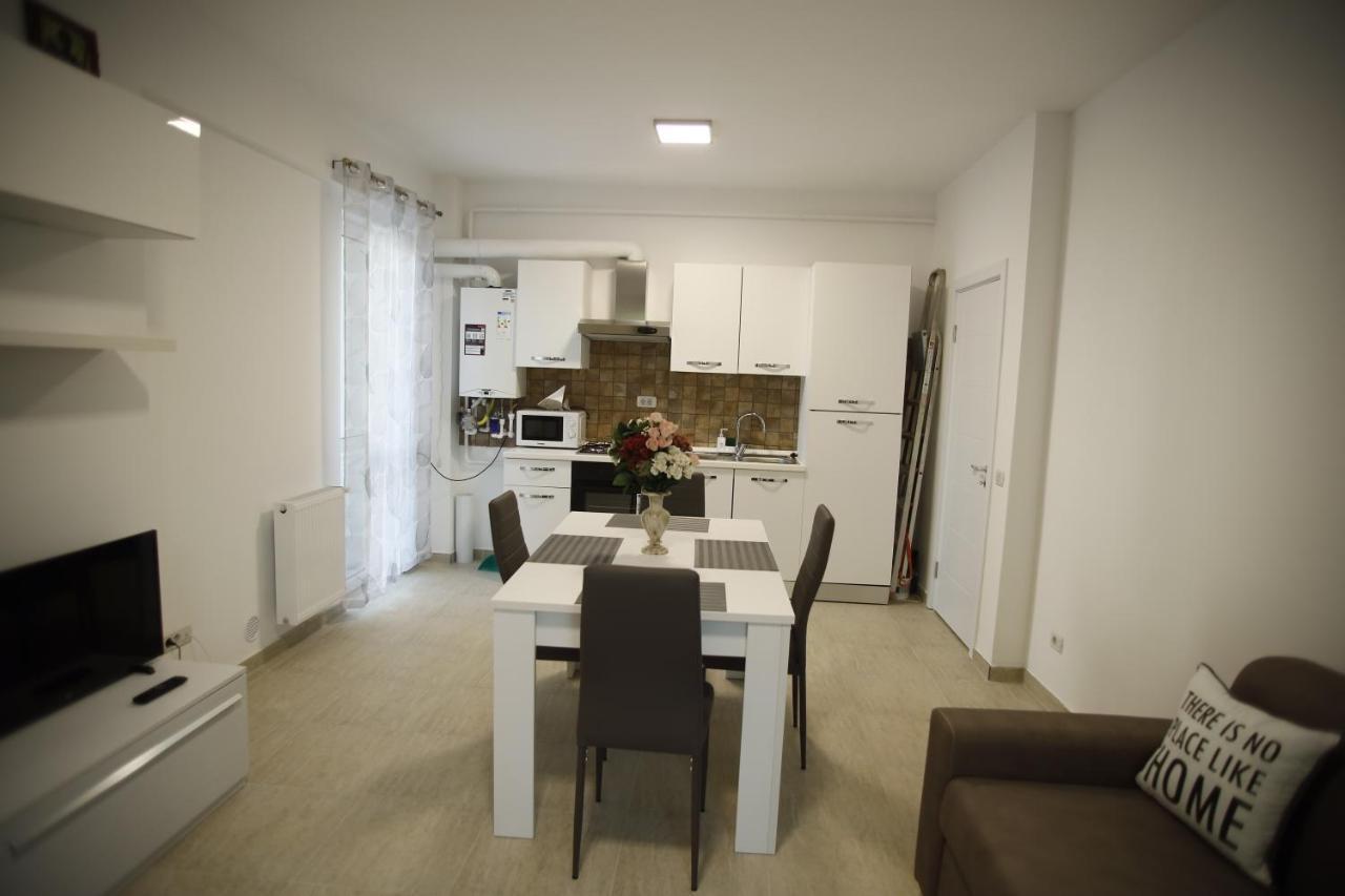 Lar Apartment Focşani Eksteriør bilde