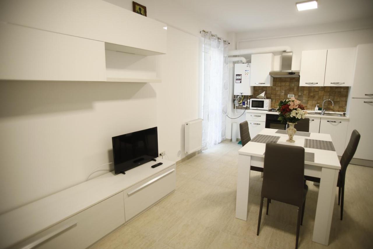 Lar Apartment Focşani Eksteriør bilde